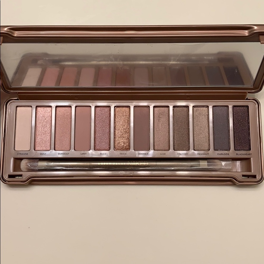 Urban Decay- Naked 3 Eyeshadow Palette